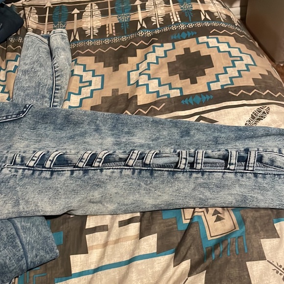 Jean - Picture 2 of 4